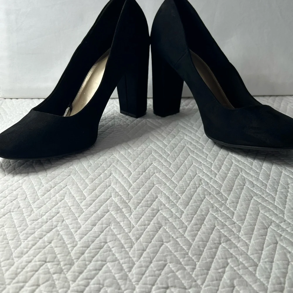 Fiona women’s size 10 black‎ suede heels
